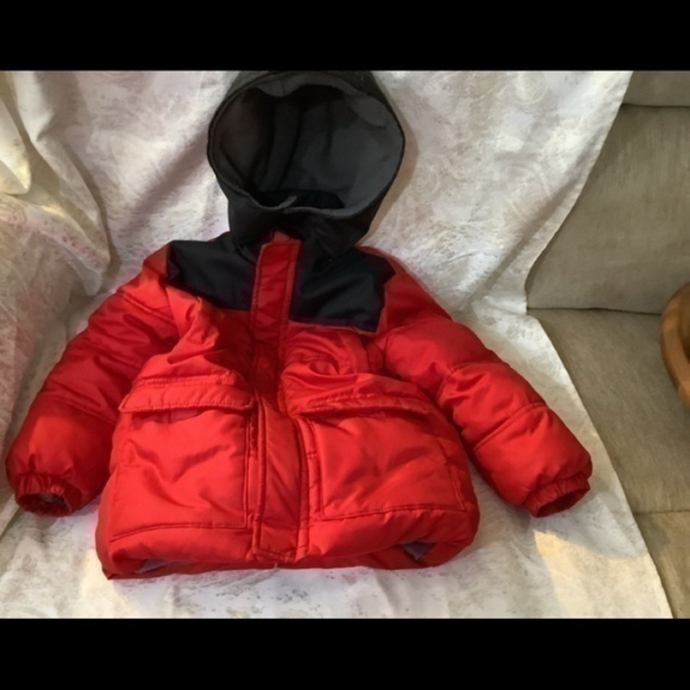 EUC EXTREME (brand) Child’s Hooded Zippered Coat.